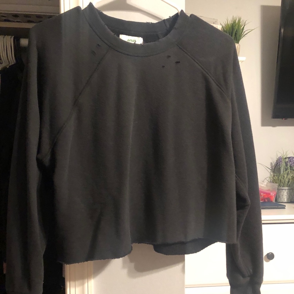 Cropped distressed crewneck